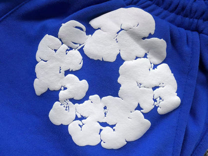 Completo corto con strappi in denim