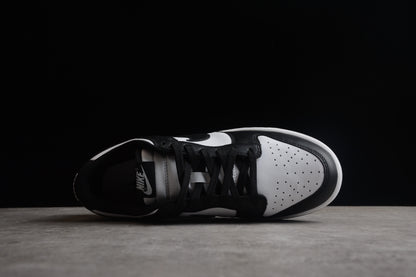 Nike Dunk Low Schwarzer Panda 