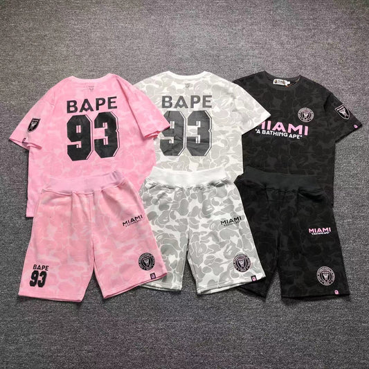 Camiseta y pantalón corto Bape