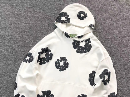 Il denim strappa la ghirlanda di cotone