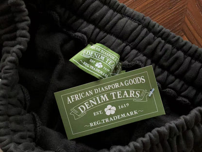 Pantaloncini con strappi in denim 