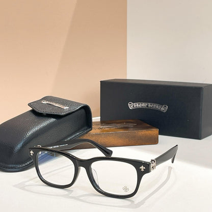 Brille mit verchromten Herzen