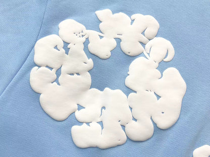 Il denim strappa la ghirlanda di cotone