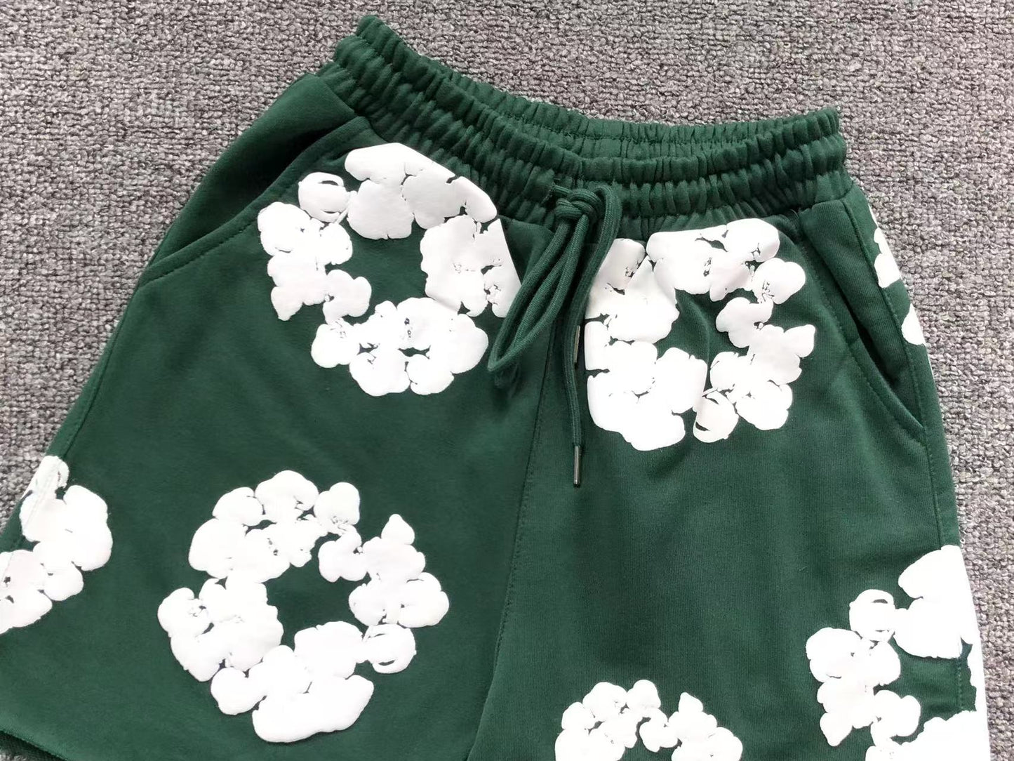 Maglietta con lacrime di denim