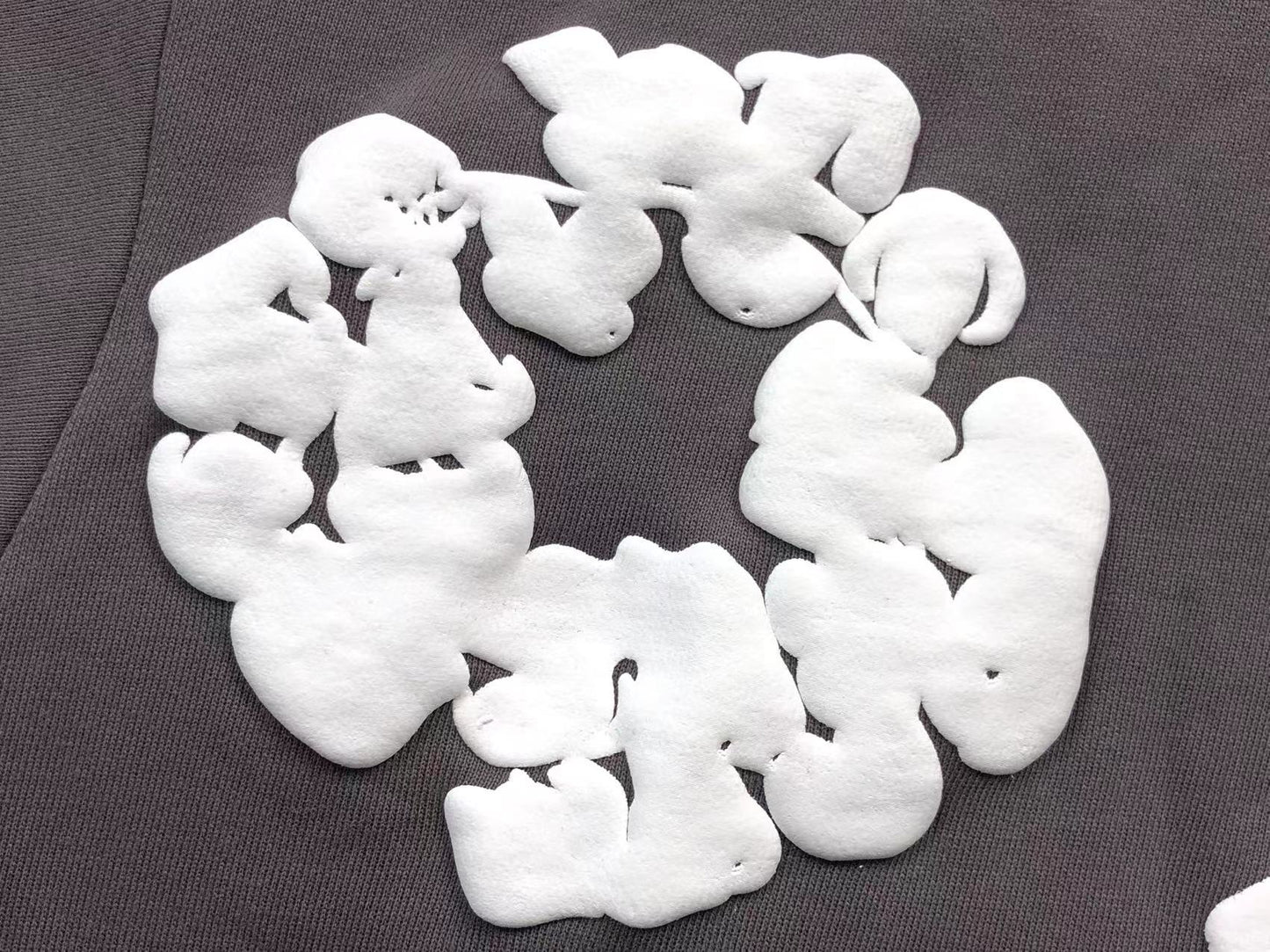 Il denim strappa la ghirlanda di cotone