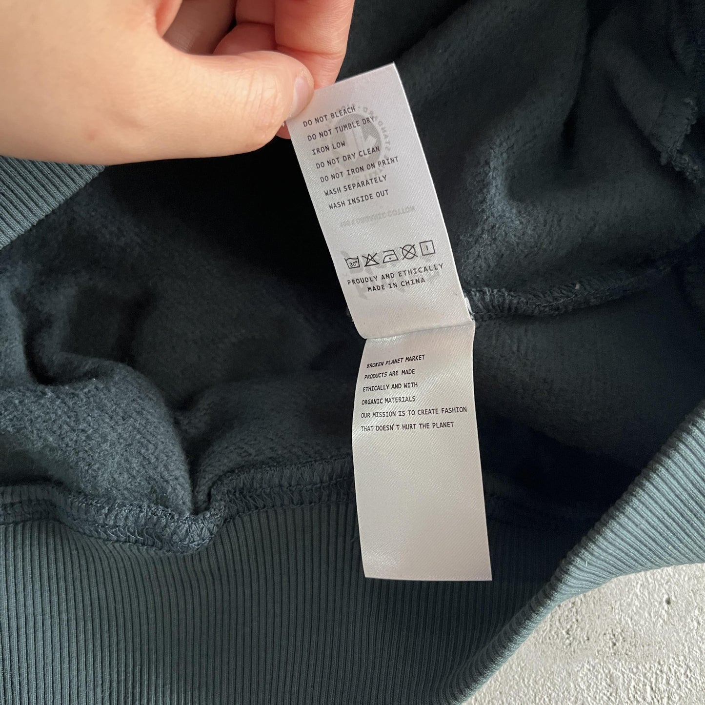 Broken Planet – Der Wahnsinn endet nie – Kapuzenpullover 