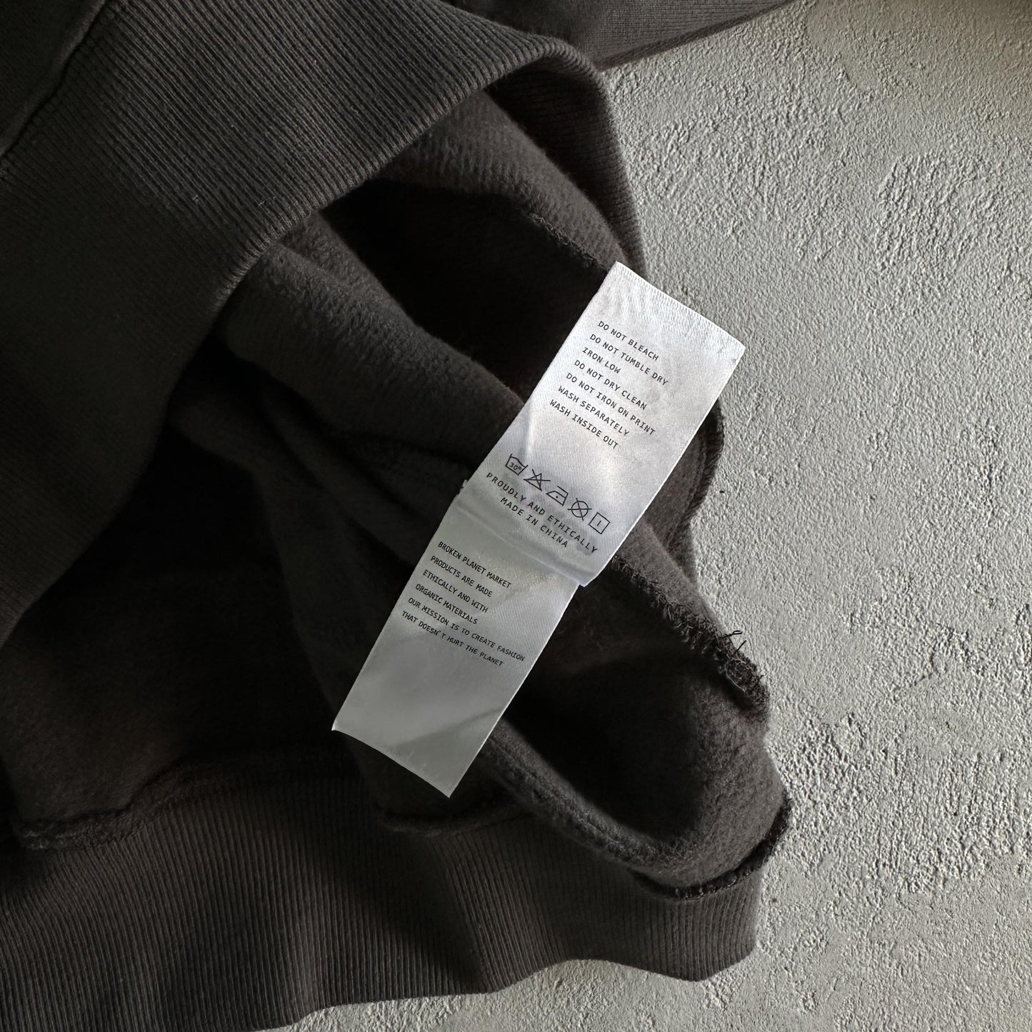 Broken Planet – Flucht in die Zukunft – Kapuzenpullover 