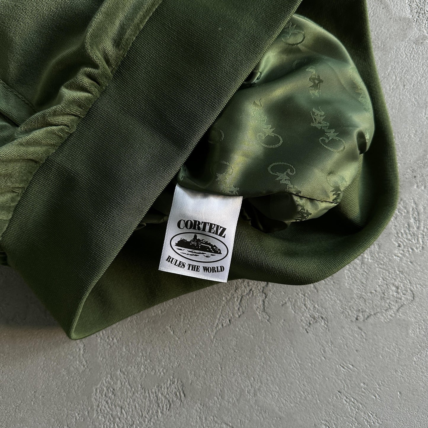 Corteiz Velvet Trackset Grün 