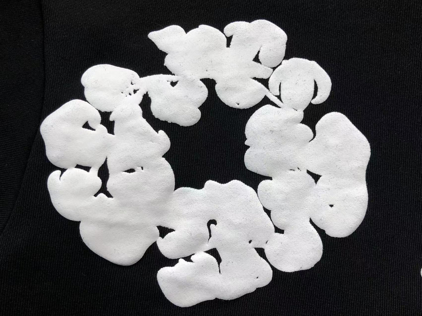 Il denim strappa la ghirlanda di cotone