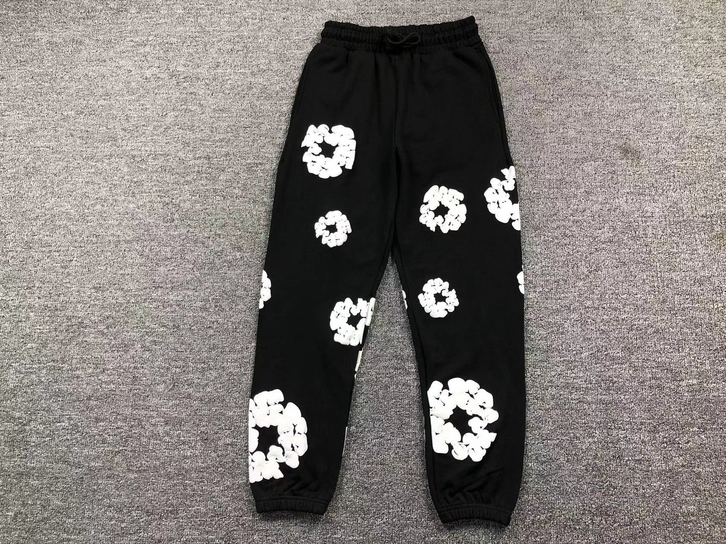 Il denim strappa la ghirlanda di cotone