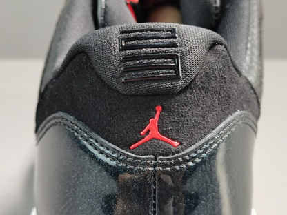 Air Jordan 11 Low "72-10" 