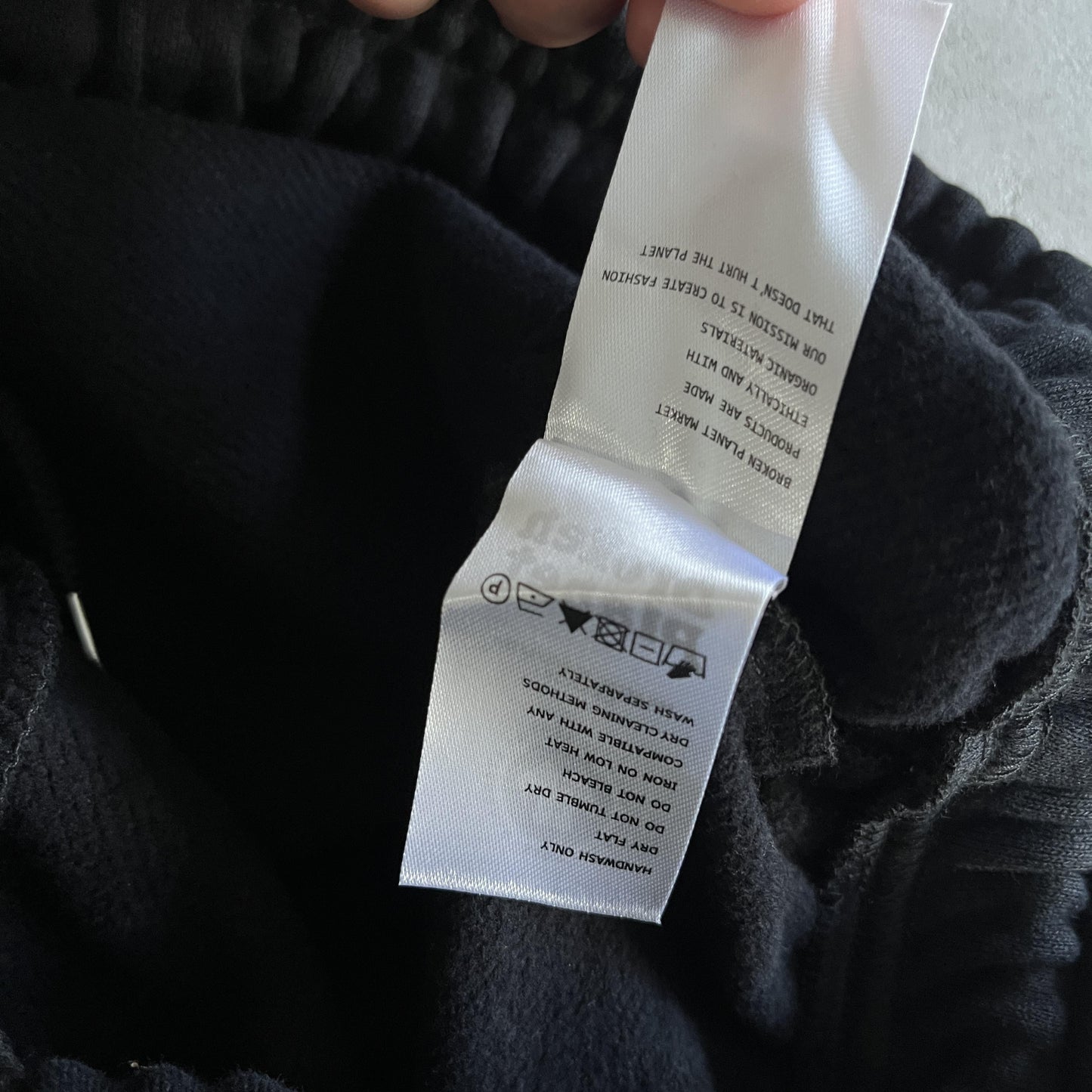 Broken Planet – Jogginghose mit geradem Bein in Schwarz 