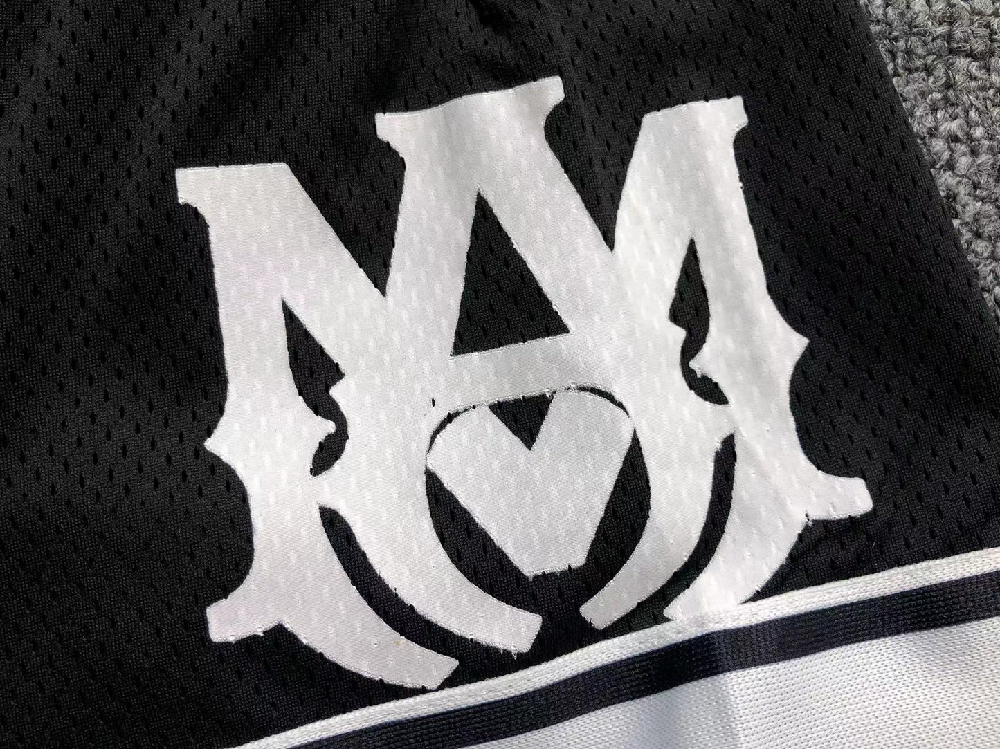 Pantaloncini e maglietta Amiri