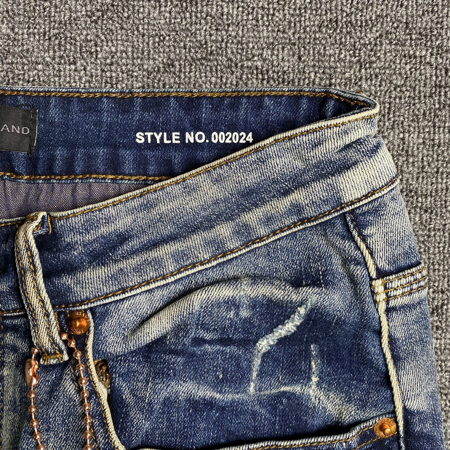 Schmale Jeans der Marke Purple Brand