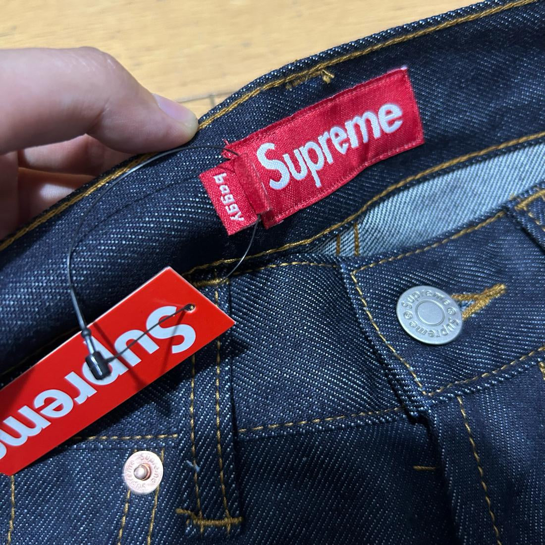 Supreme Baggy-Jeans-Shorts