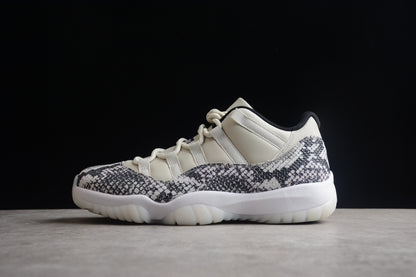 Air Jordan 11 Low "Schlange" 