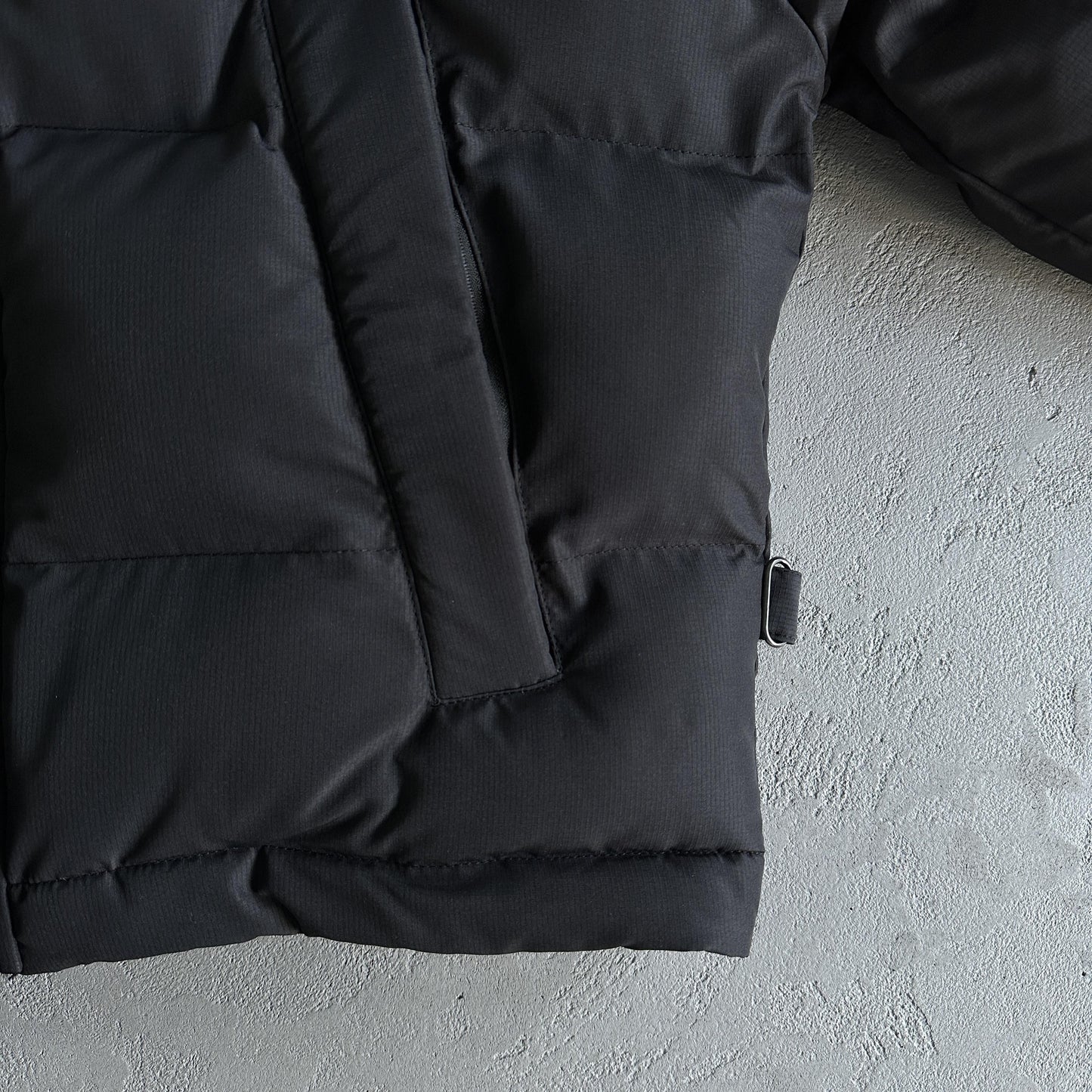 Trapstar Decoded Pufferjacke mit Kapuze 2.0 Schwarz / Infrarot 