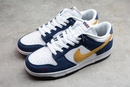 Nike x Kasina Dunk Low „80er-Bus“ 
