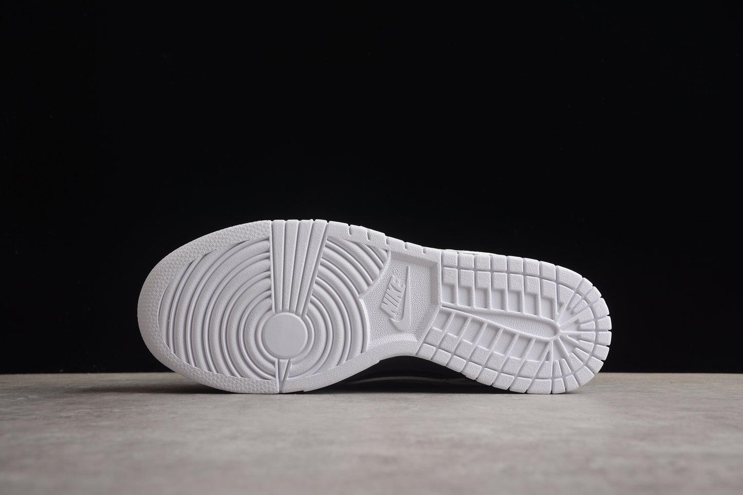 Nike Dunk Low Reverse Panda 