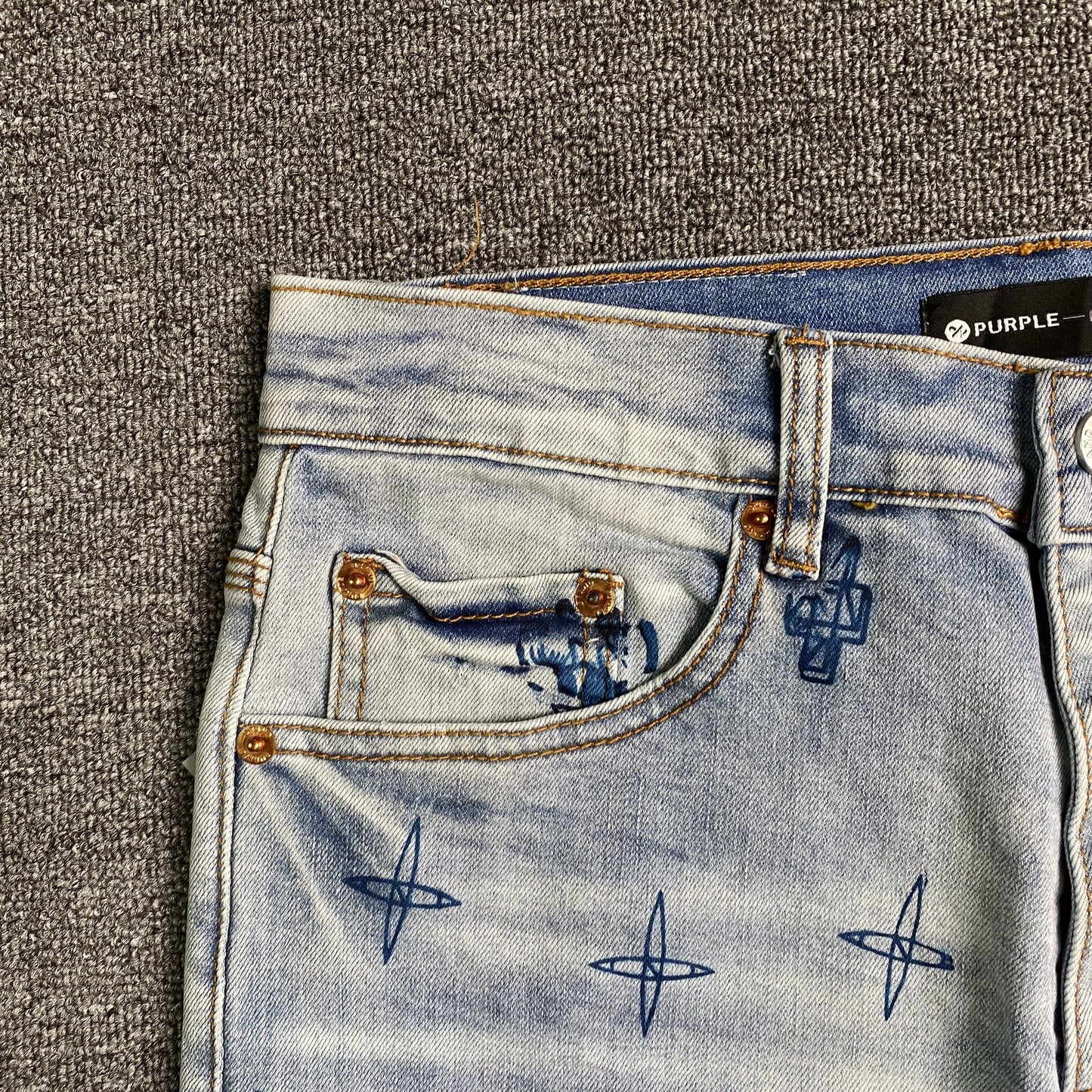 Schmale Jeans der Marke Purple Brand