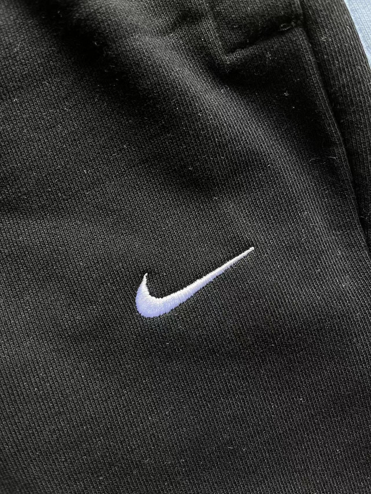 Pantaloni Nike