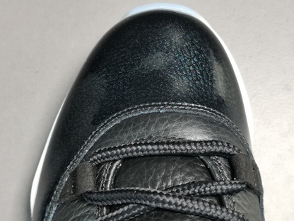 Air Jordan 11 Low "72-10" 