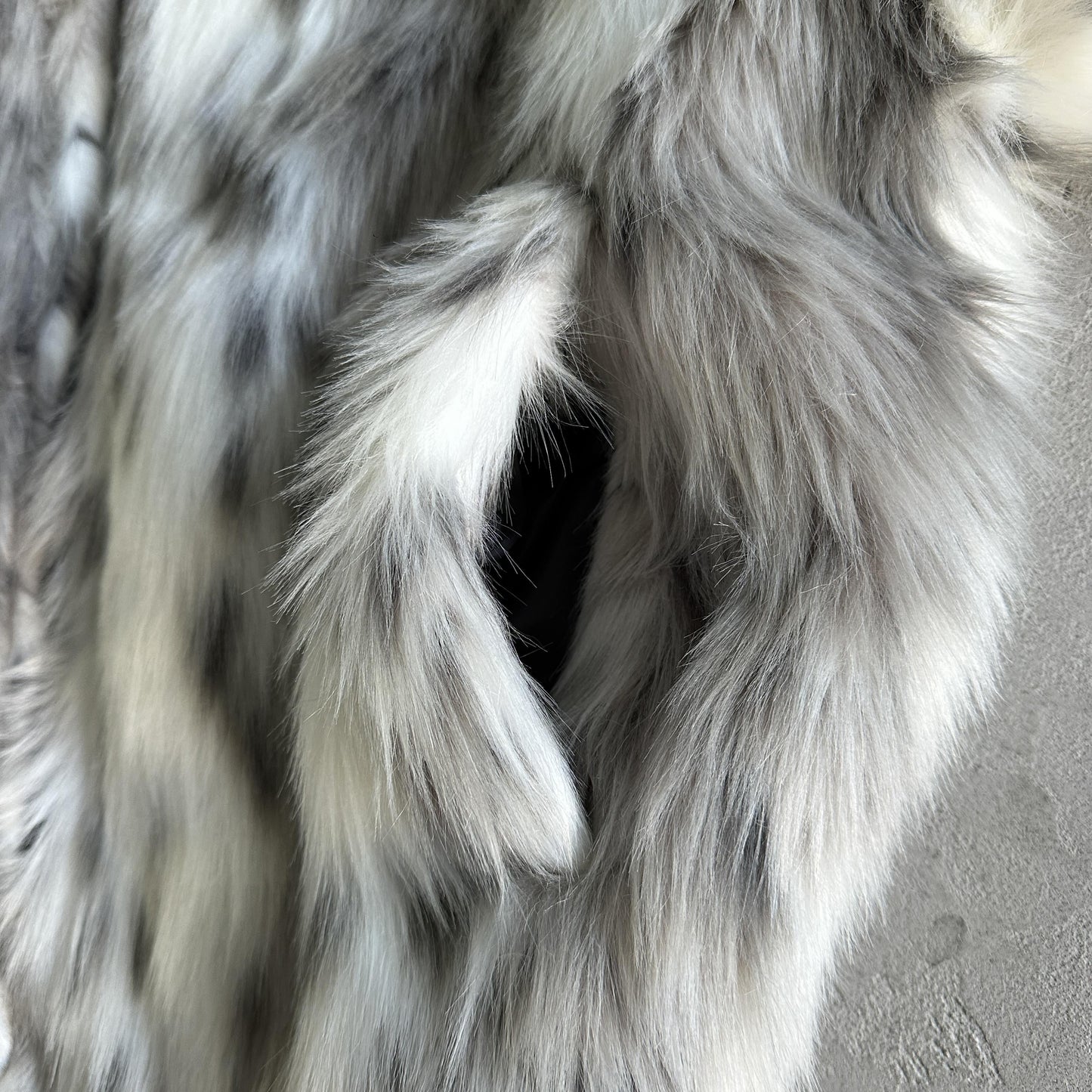 Corteiz Pelzjacke mit Kapuze