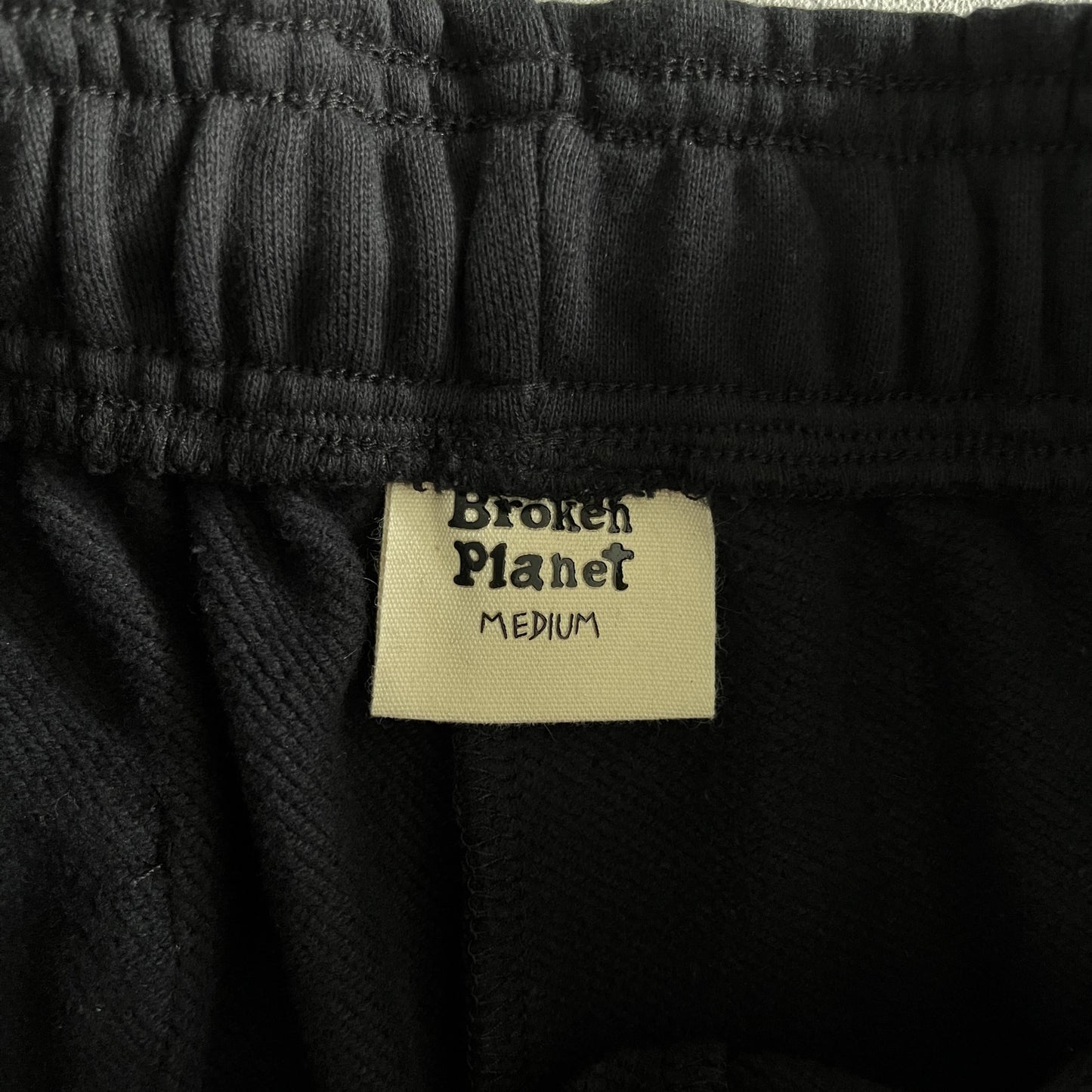 Broken Planet – Baumwollshorts in Mitternachtsblau 