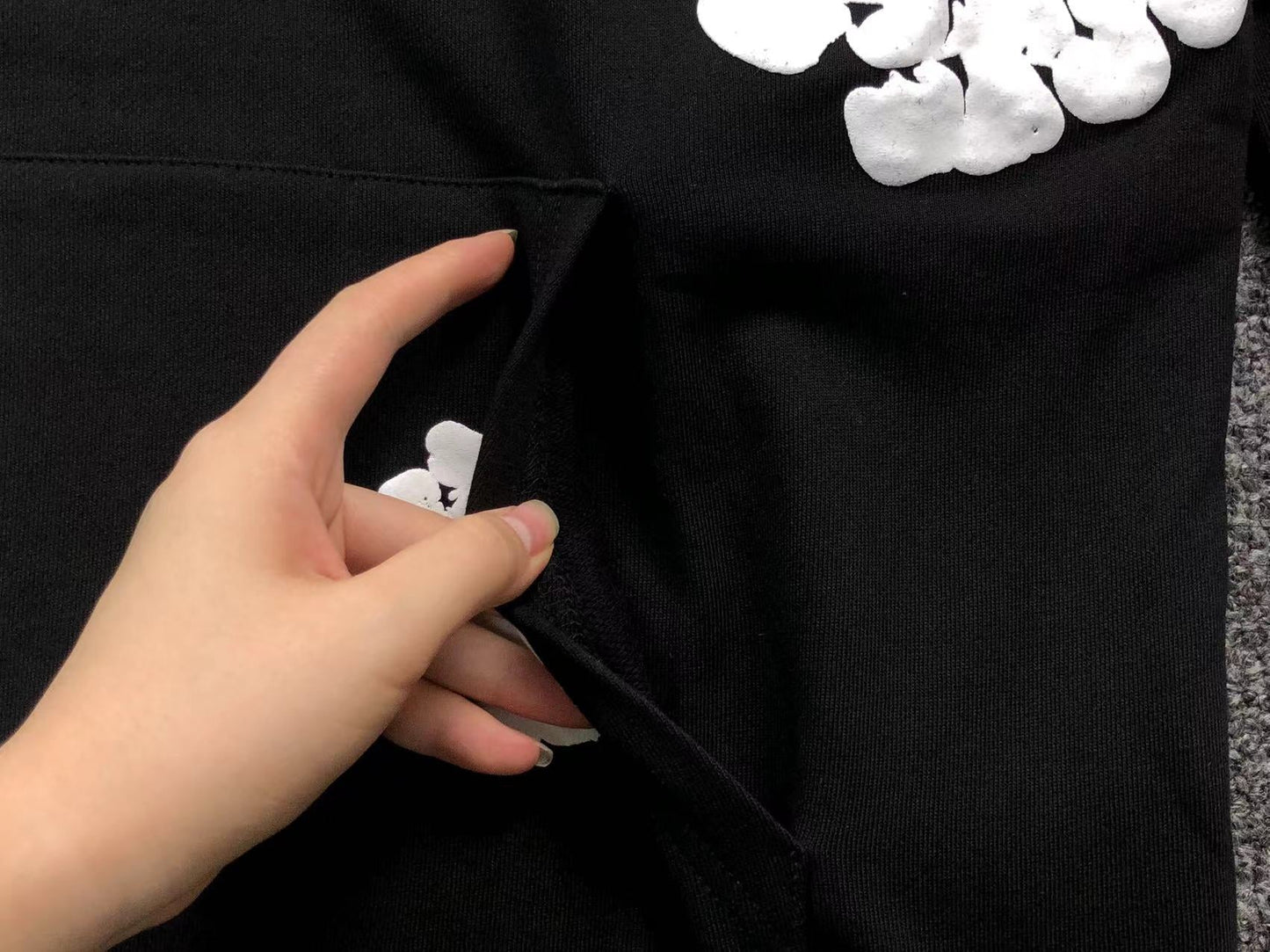 Il denim strappa la ghirlanda di cotone