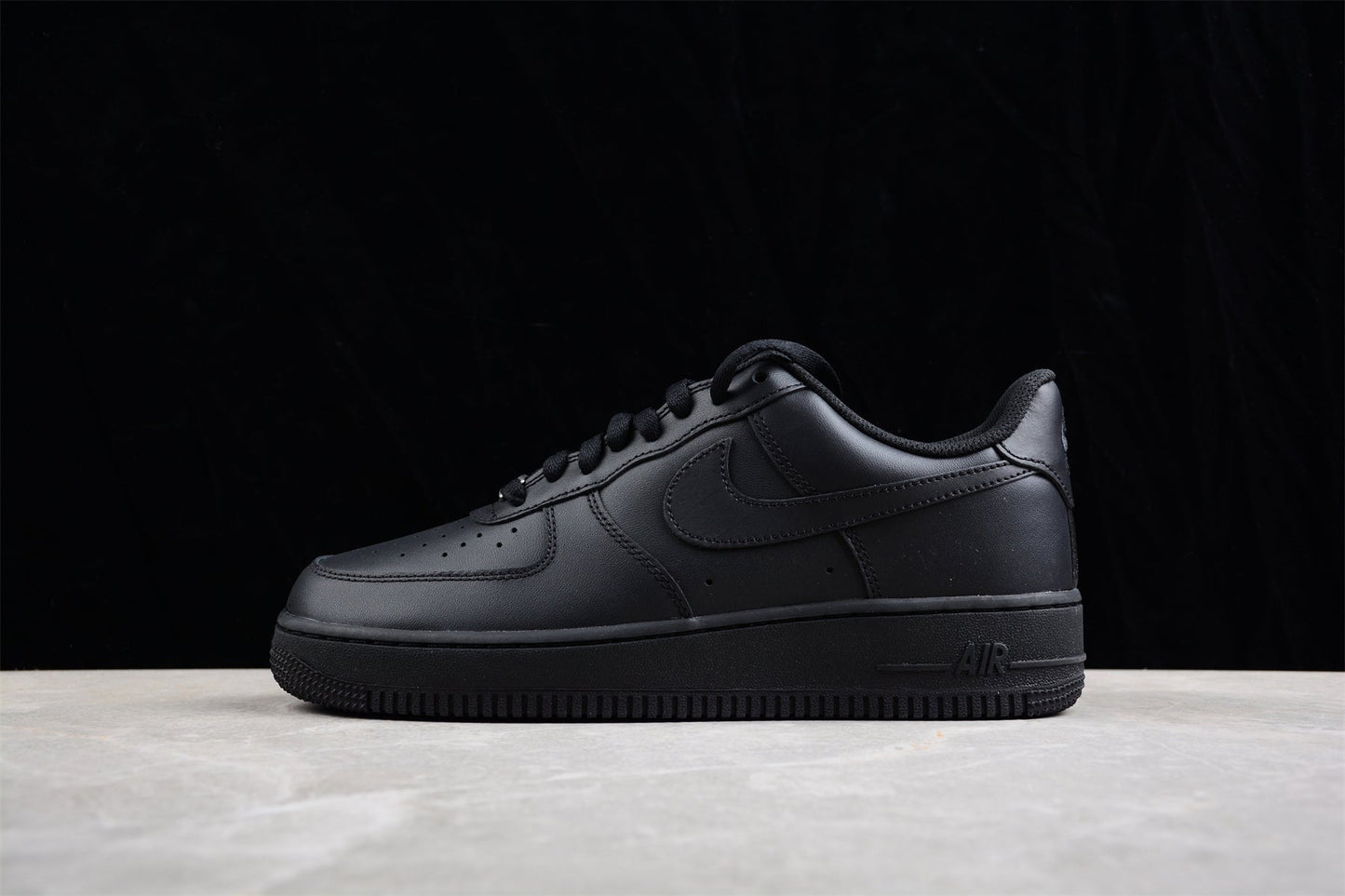 Air Force 1 AllBlack 