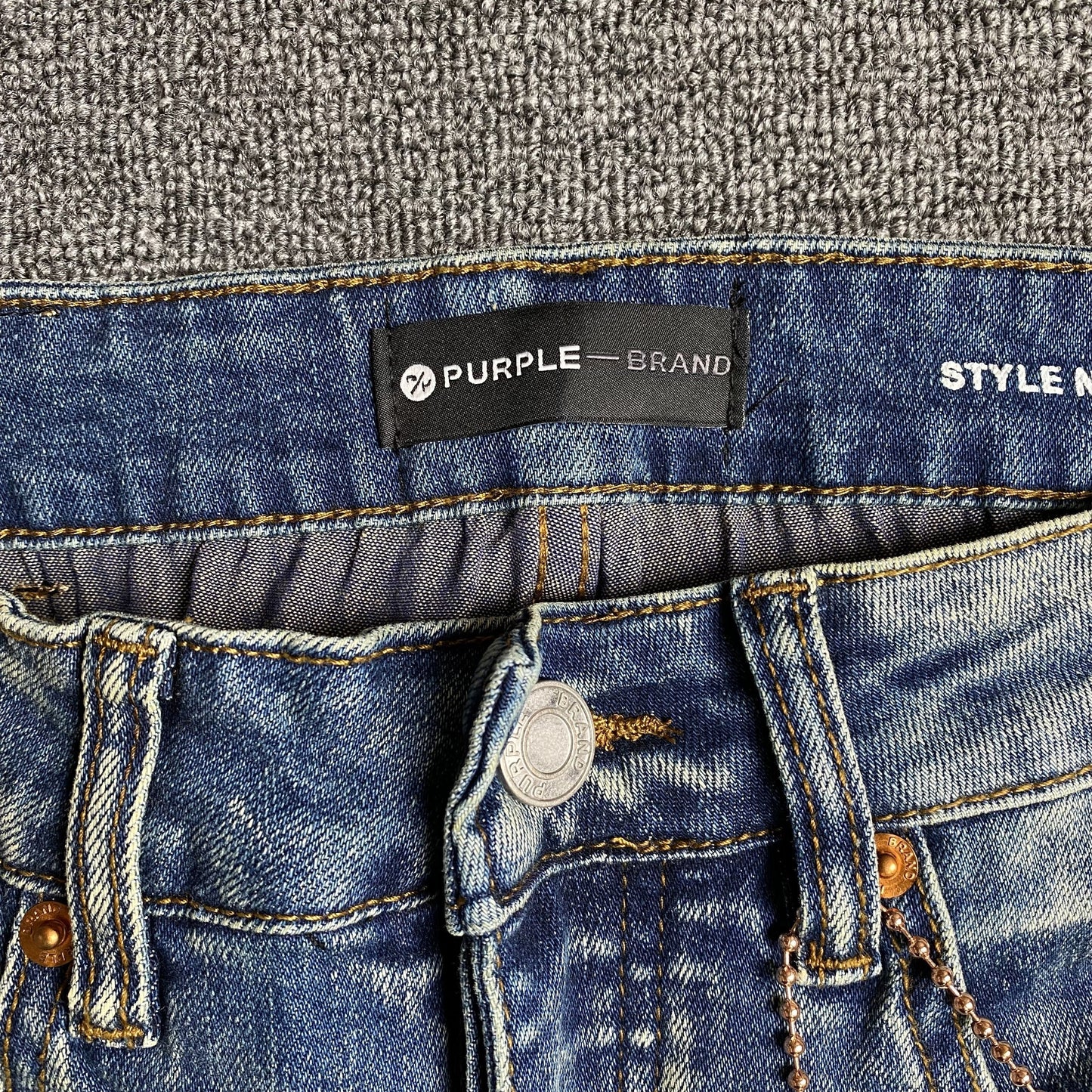 Schmale Jeans der Marke Purple Brand