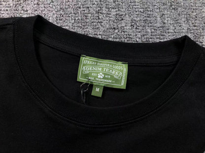 Completo corto con strappi in denim