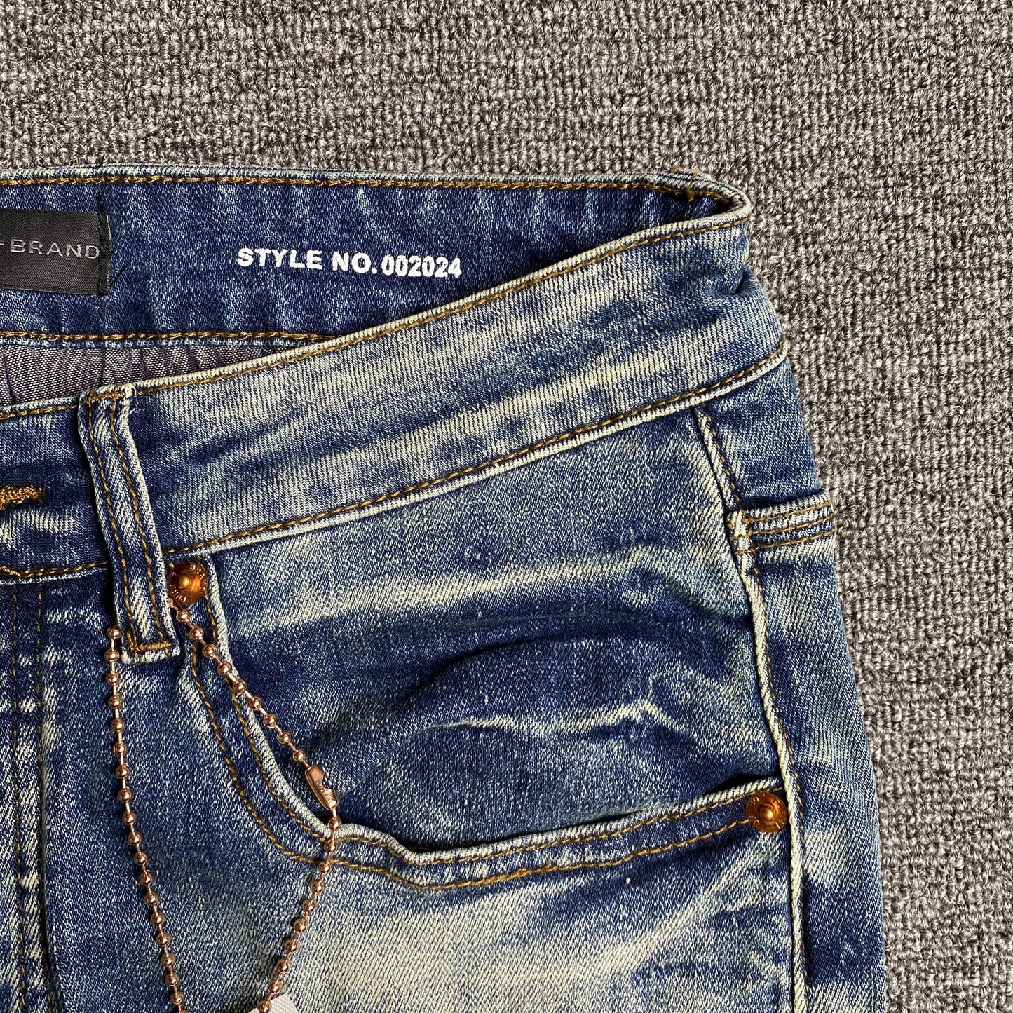 Schmale Jeans der Marke Purple Brand