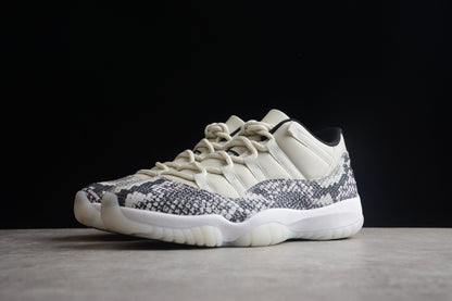 Air Jordan 11 Low "Schlange" 