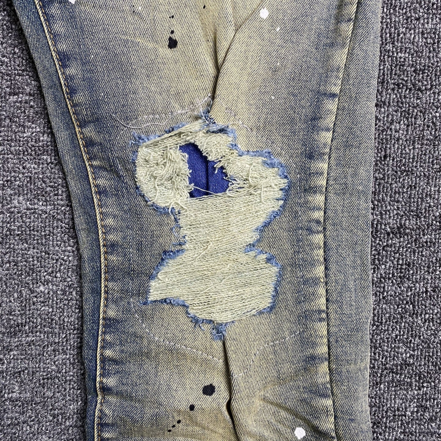 Schmale Jeans der Marke Purple Brand