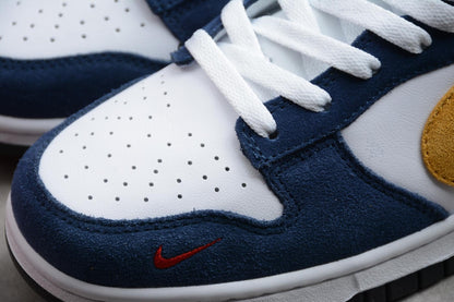 Nike x Kasina Dunk Low „80er-Bus“ 