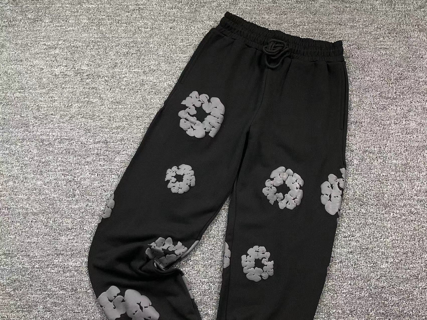 Il denim strappa la ghirlanda di cotone