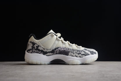 Air Jordan 11 Low "Schlange" 