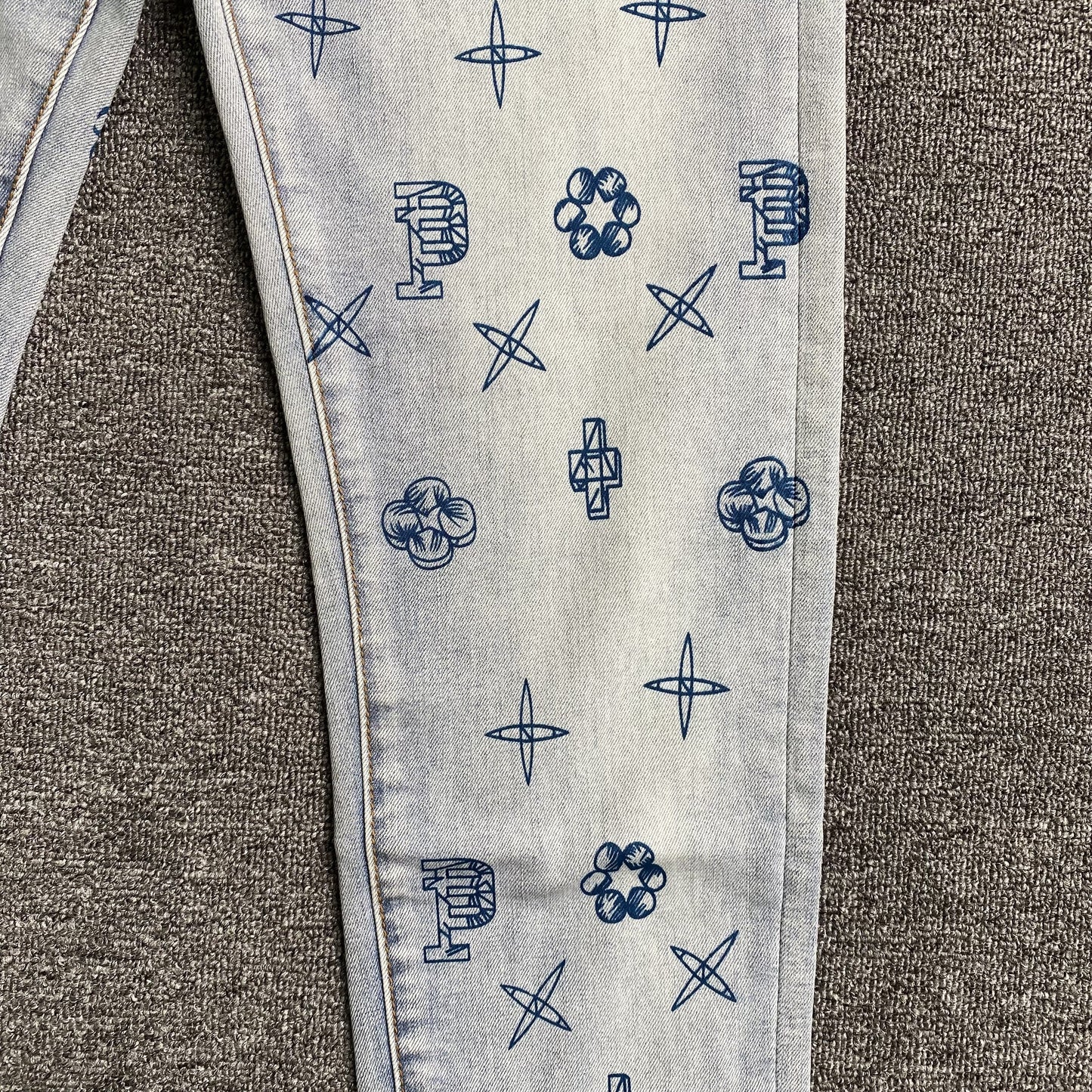 Schmale Jeans der Marke Purple Brand