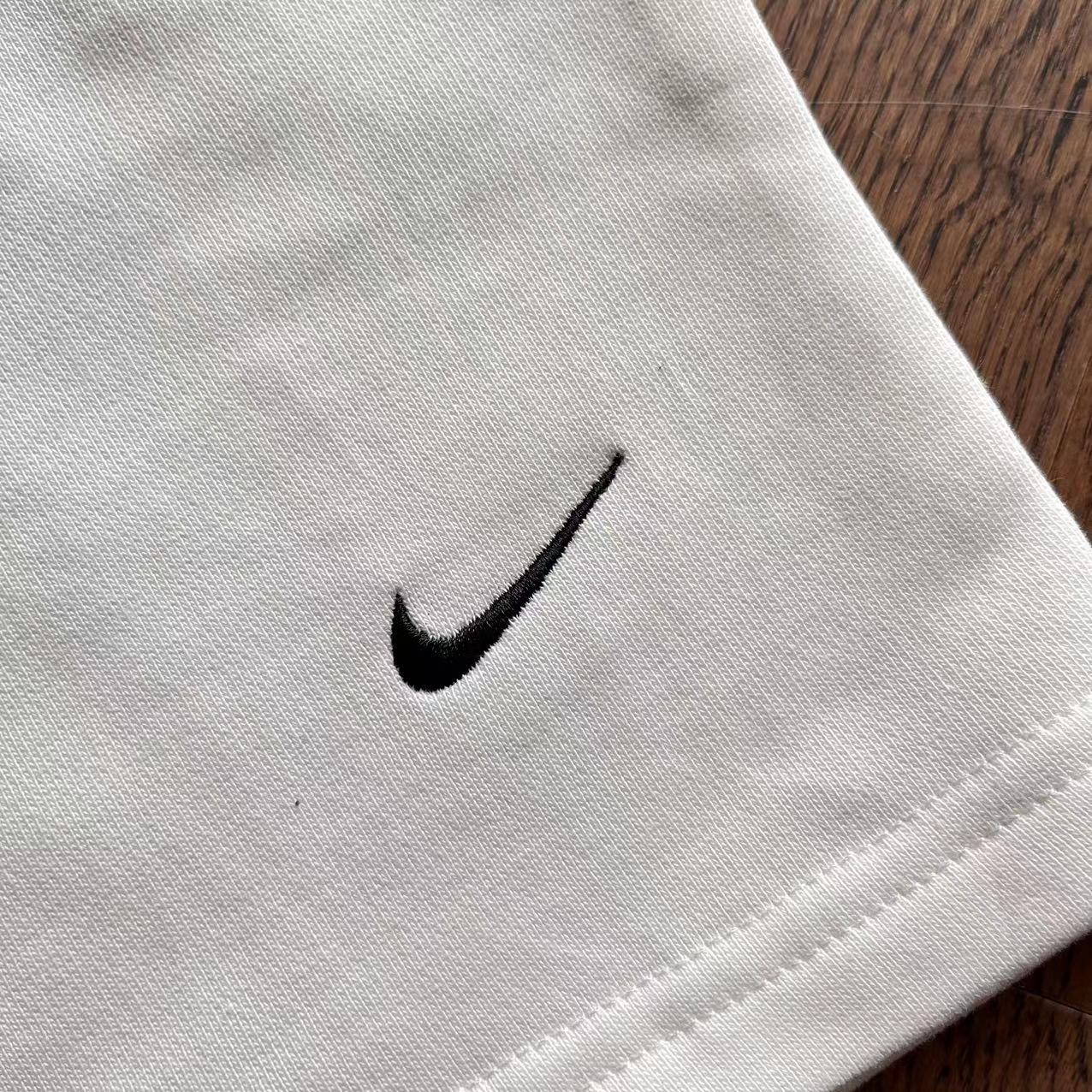 Pantaloncini Nike
