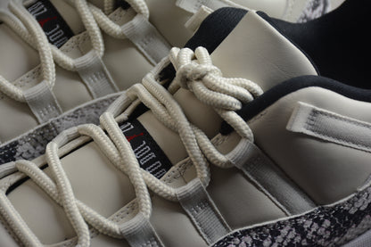 Air Jordan 11 Low "Schlange" 