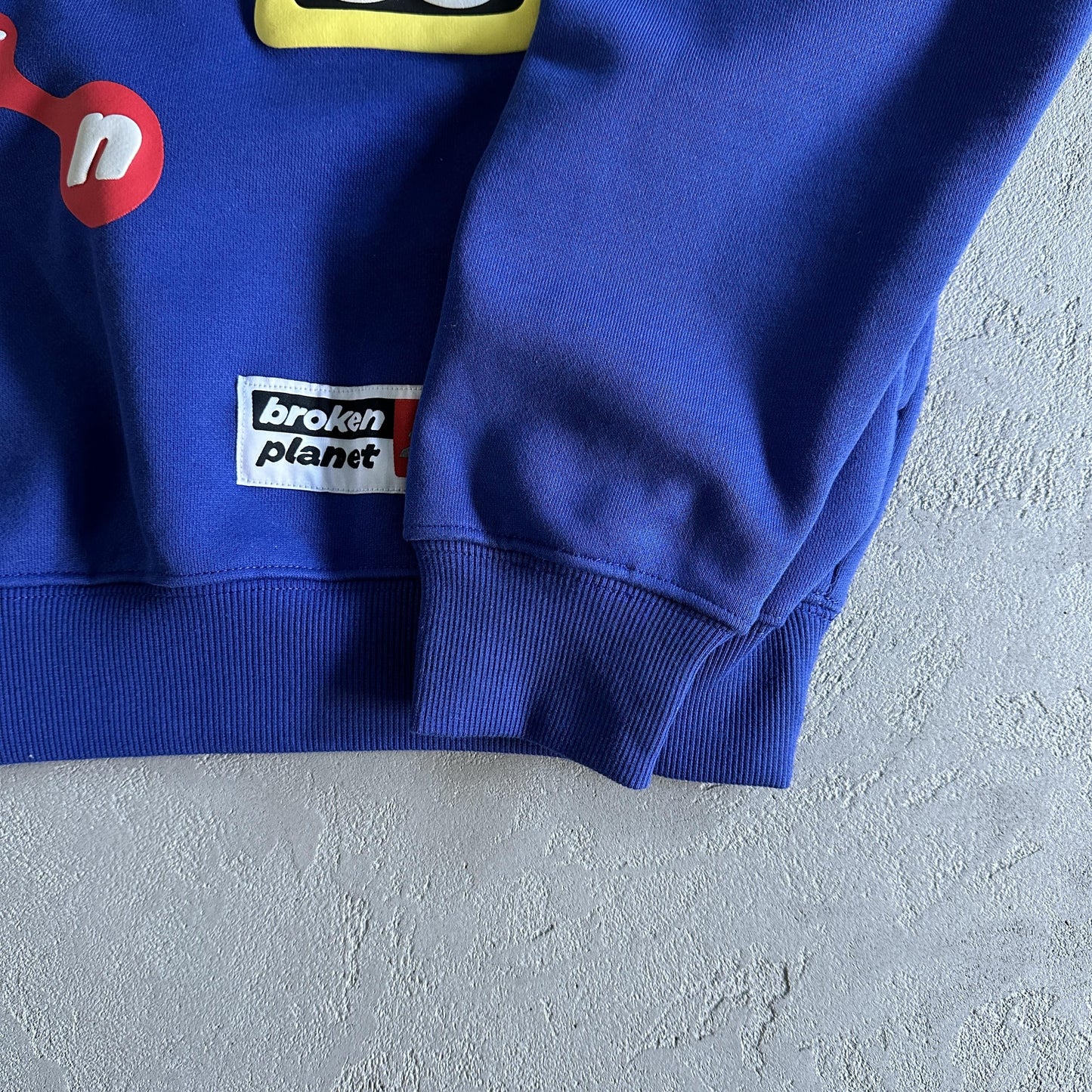 Broken Planet – Die Zukunft ist hier – Kapuzenpullover 