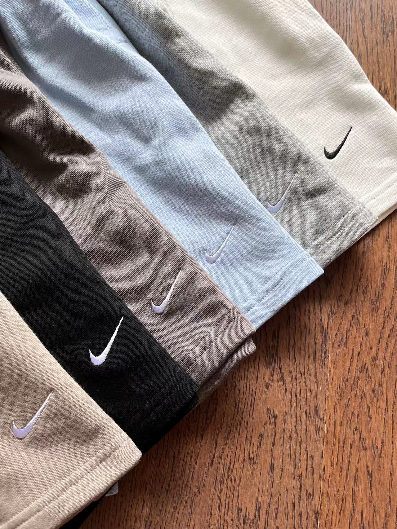 Pantaloncini Nike