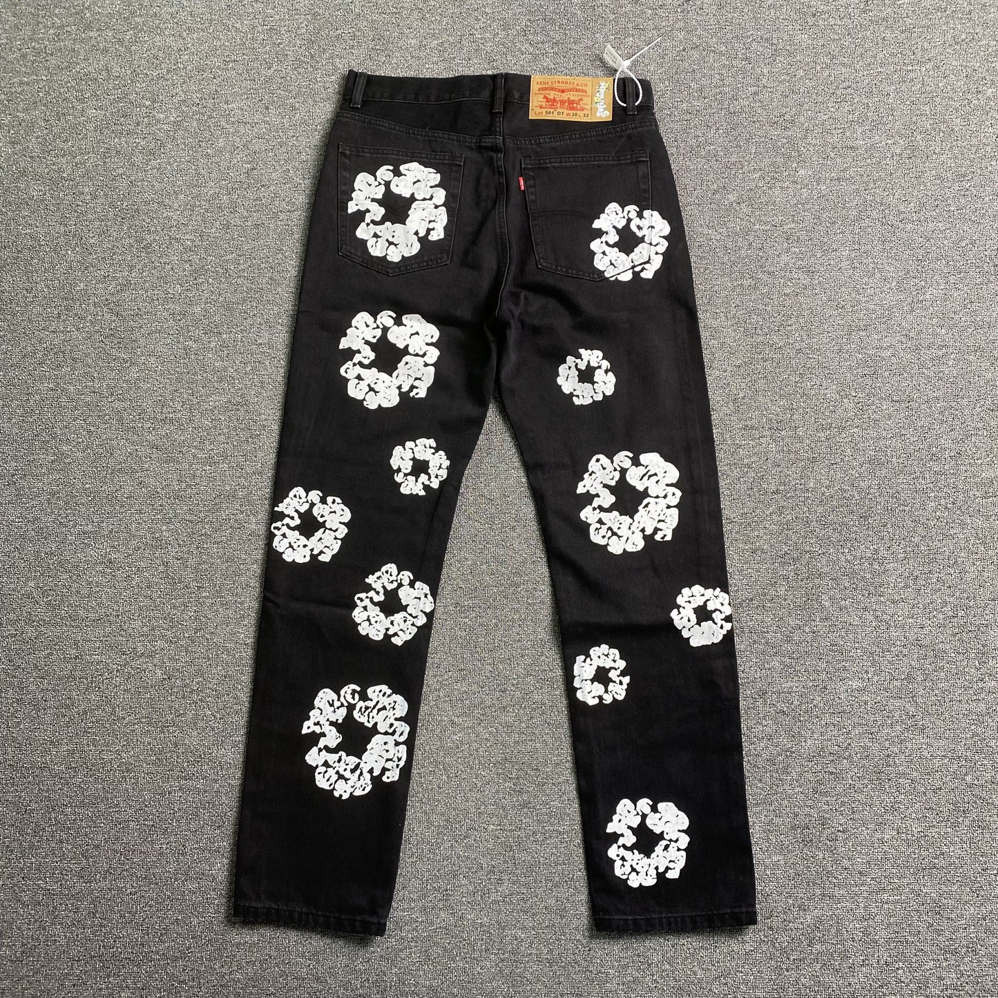 Jeans strappati in denim