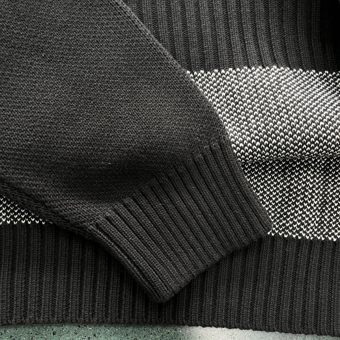 Maglione a forma di cuore con teschio di Broken Planet