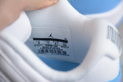 Air Jordan 11 Low „Weiß &amp; Universitätsblau“ 