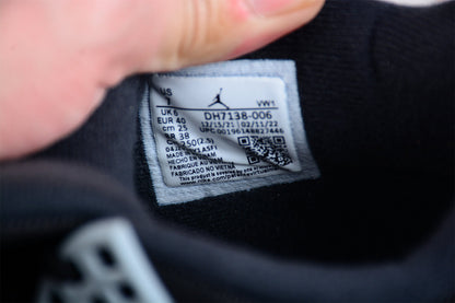 Air Jordan 4 Retro „Schwarze Leinwand“ 