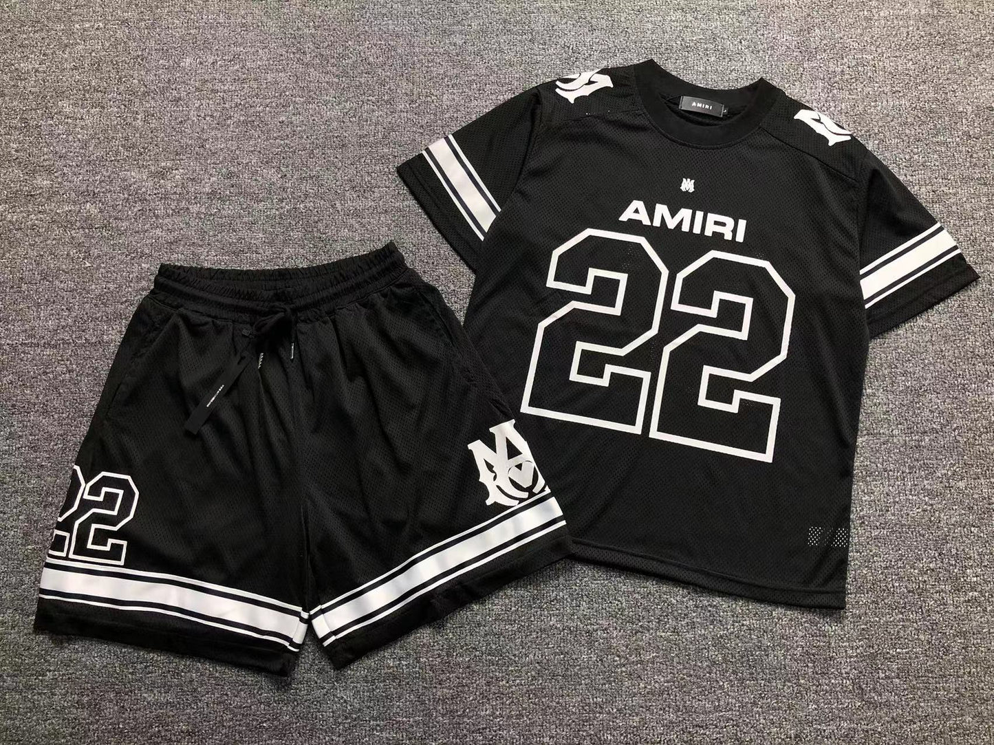 Pantaloncini e maglietta Amiri