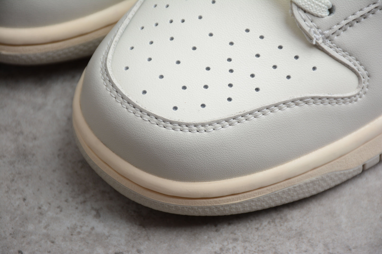 Nike Dunk Low Light Bone 