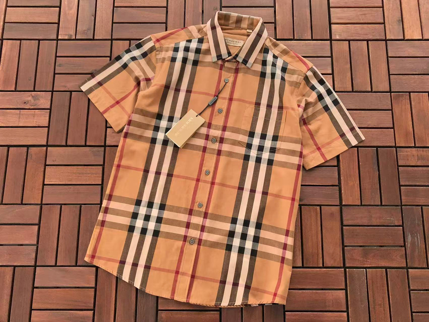 Camisa abotonada